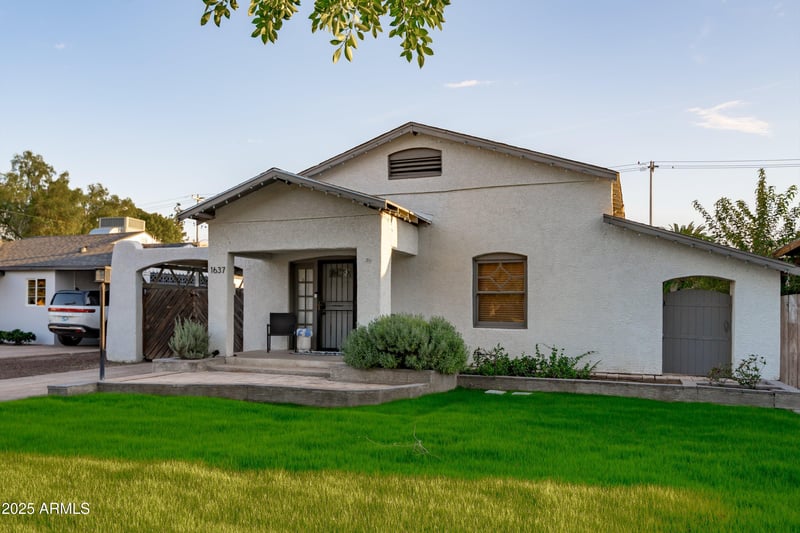 1637 Earll Dr, Phoenix, AZ 85016