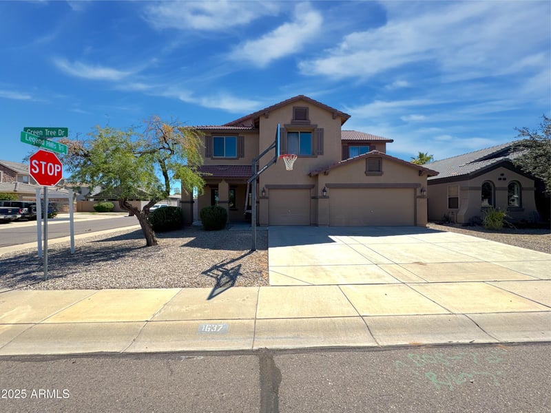 1637 Green Tree Dr, San Tan Valley, AZ 85144