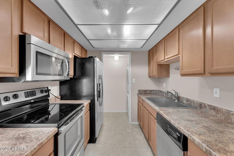 1638 Donner Dr, Tempe, AZ 85282