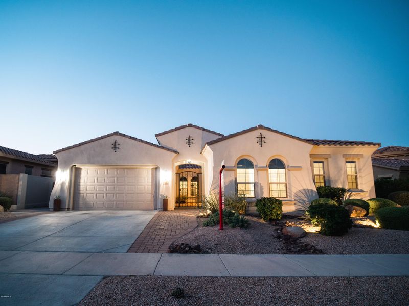 1638 W Dusty Wren Dr, Phoenix, AZ 85085