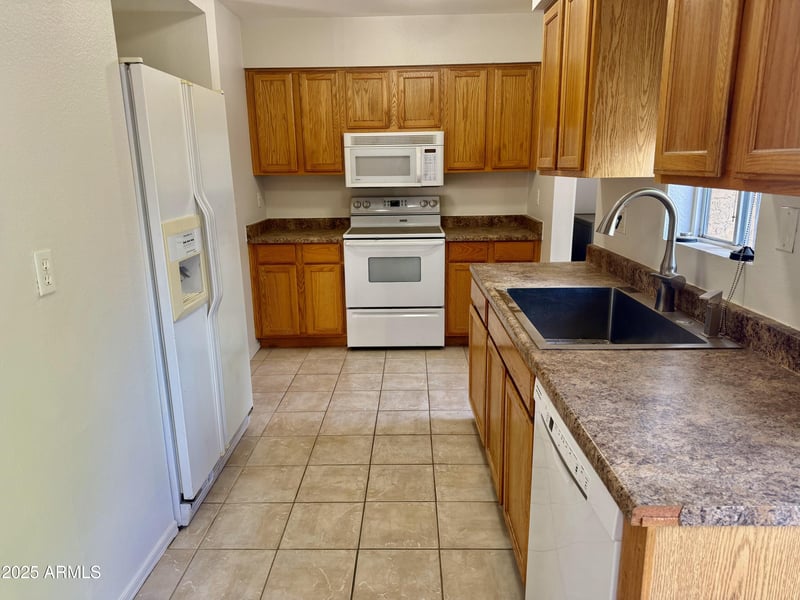 1639 Village Way, Tempe, AZ 85282