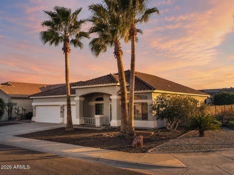 16398 N Oachs Dr, Surprise, AZ 85374