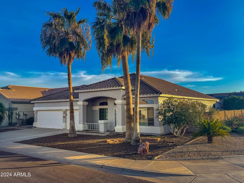 16398 Oachs Dr, Surprise, AZ 85374