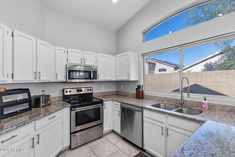 164 W Mohawk Dr, Phoenix, AZ 85027