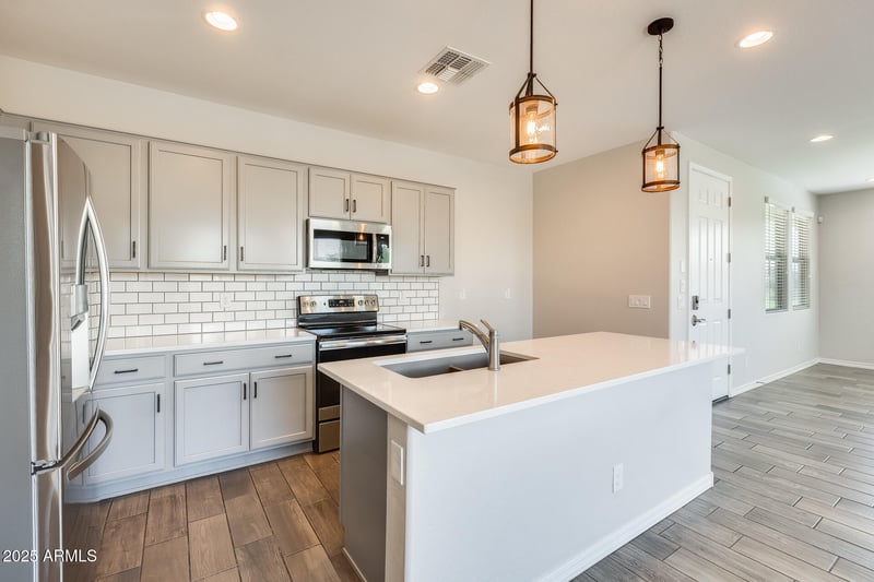 1640 82nd Pl, Mesa, AZ 85209