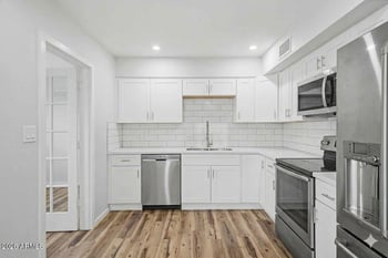 16406 50th Dr, Glendale, AZ 85306