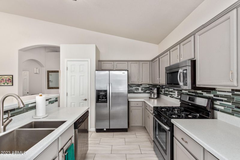16406 N 8th Ave, Phoenix, AZ 85023