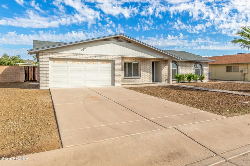 16409 49th Ave, Glendale, AZ 85306