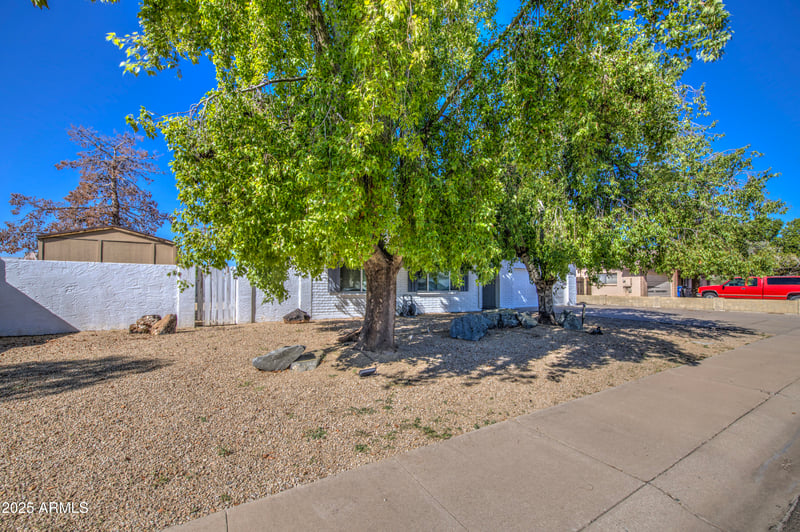 16410 47th Dr, Glendale, AZ 85306