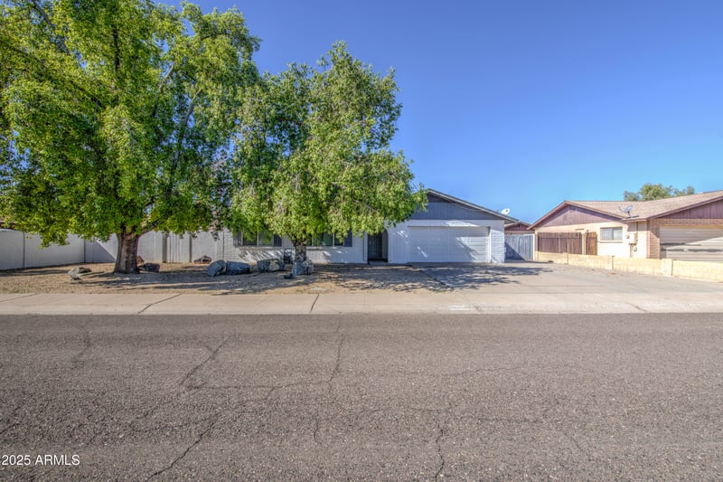 16410 47th Dr, Glendale, AZ 85306