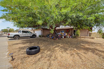 16413 51st Dr, Glendale, AZ 85306