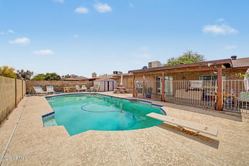 16413 51st Dr, Glendale, AZ 85306