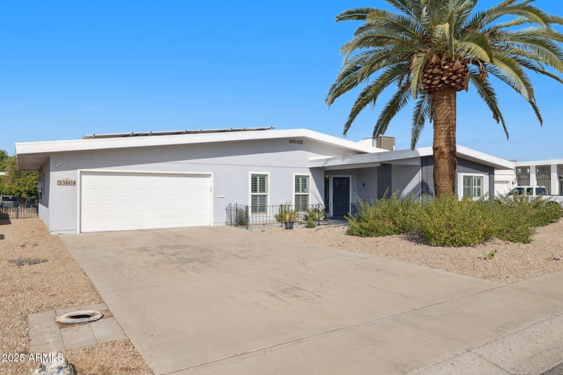 16414 Meadow Park Dr, Sun City, AZ 85351