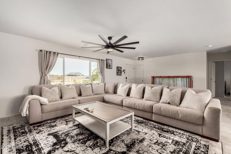 16415 Oyer Ln, Surprise, AZ 85387