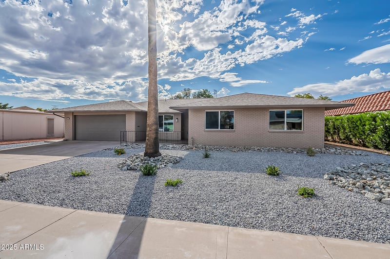 16418 111th Ave, Sun City, AZ 85351
