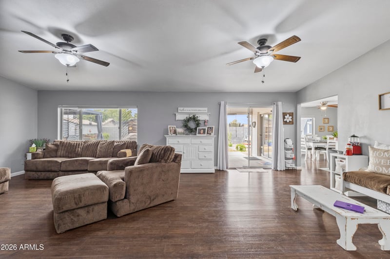 16418 N 47th Ave, Glendale, AZ 85306