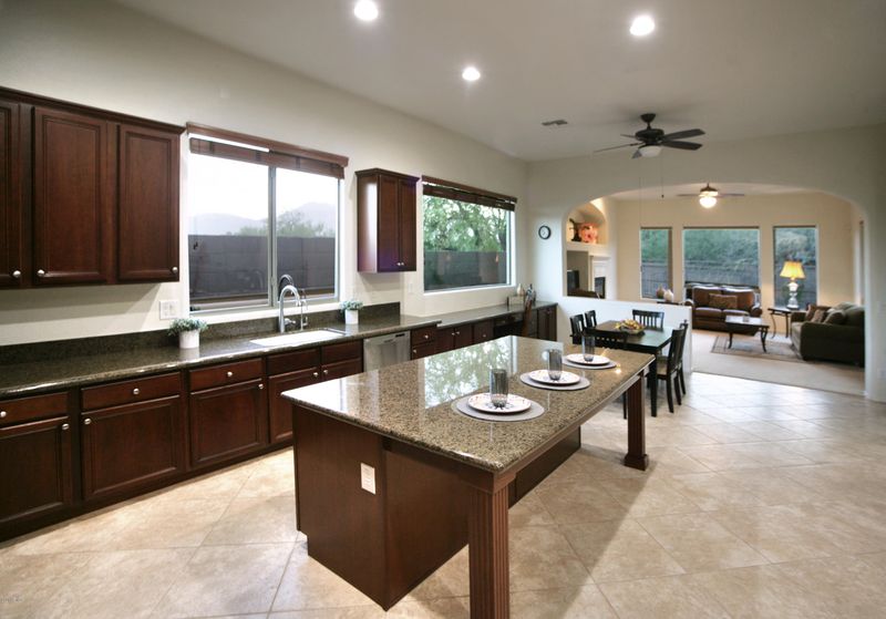 16418 S 30th Dr, Phoenix, AZ 85045