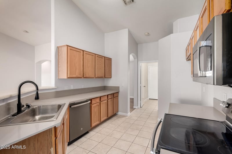 1642 Desert Ln, Phoenix, AZ 85042