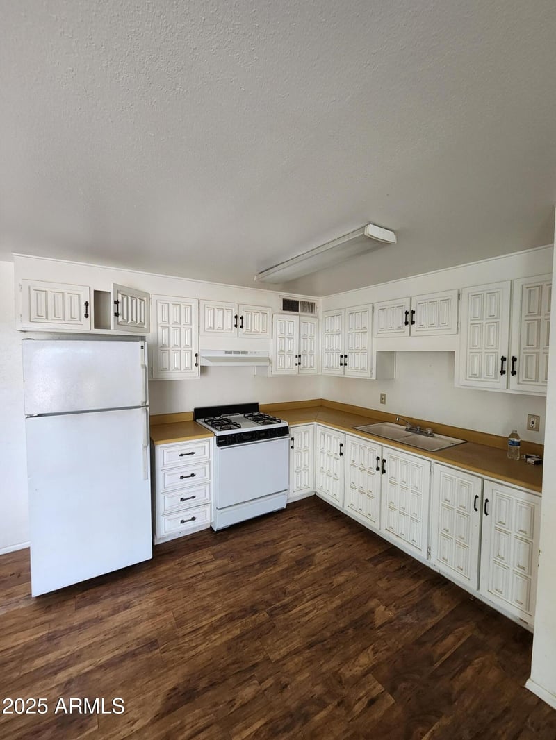 1642 Pershing Ave, Phoenix, AZ 85029