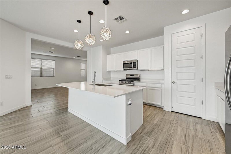 1642 W Monte Way, Phoenix, AZ 85041