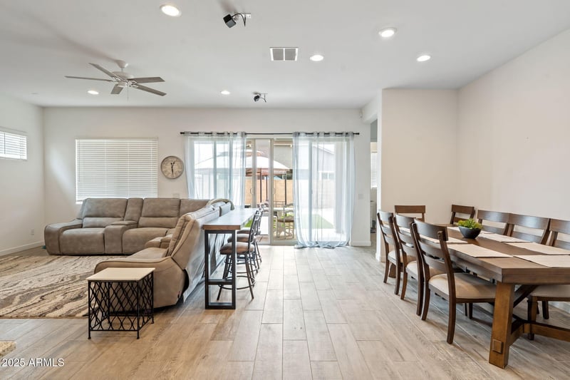 16423 Charlotte Dr, Surprise, AZ 85387