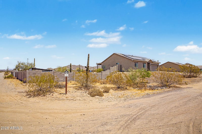 16428 Whisper Rock Trl, Surprise, AZ 85387