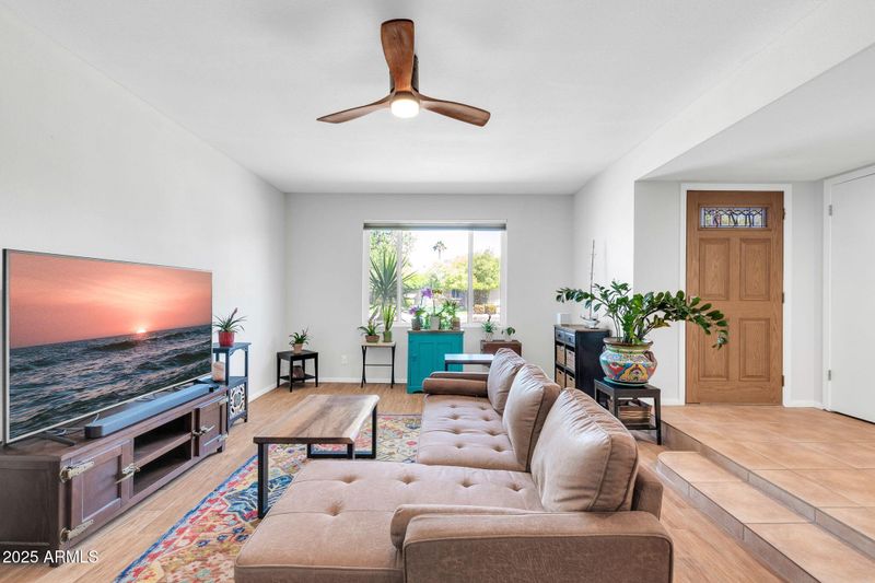 1643 W Harmont Dr, Phoenix, AZ 85021