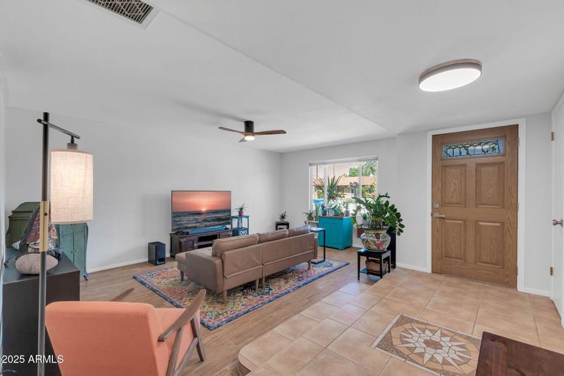 1643 W Harmont Dr, Phoenix, AZ 85021