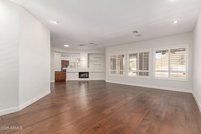 16436 S 1st Ave, Phoenix, AZ 85045