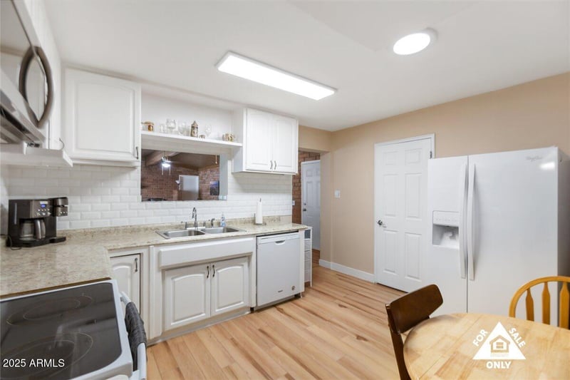 1644 43rd St, Phoenix, AZ 85008