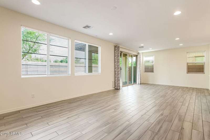 1645 Follett Way, Gilbert, AZ 85295
