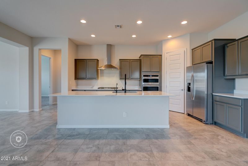 16453 W Valencia Dr, Goodyear, AZ 85338