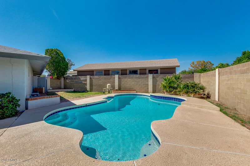 16455 N 46th Dr, Glendale, AZ 85306