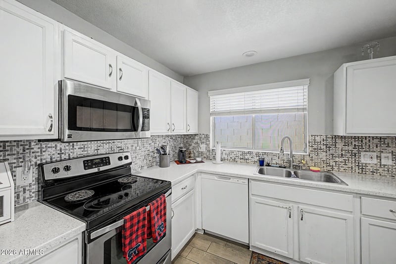 16463 60th Ave, Glendale, AZ 85306