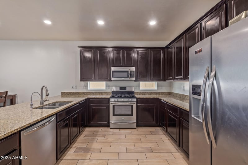 16468 Mariposa Grande --, Surprise, AZ 85387