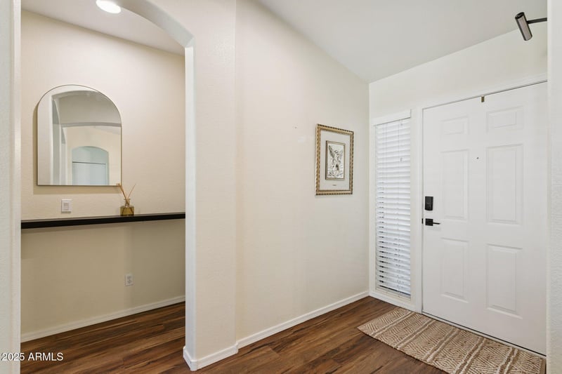 1648 Desert Ln, Phoenix, AZ 85042