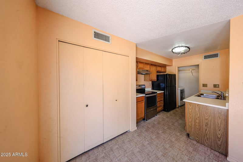 16481 67th Ln, Peoria, AZ 85382