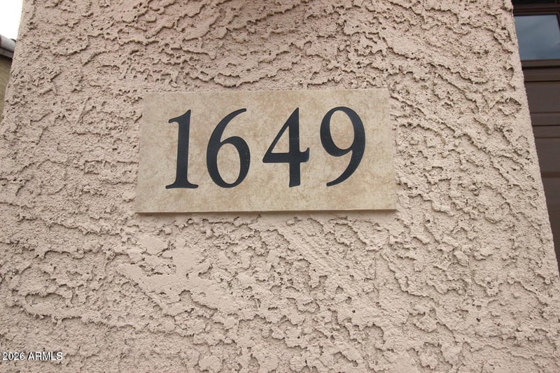 1649 La Mirada Dr, Phoenix, AZ 85041