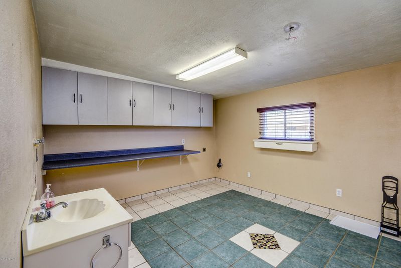 1649 W Pershing Ave, Phoenix, AZ 85029