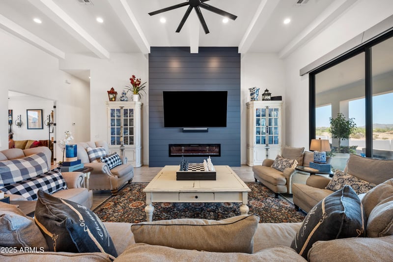 1650 Lucky Ln, San Tan Valley, AZ 85144