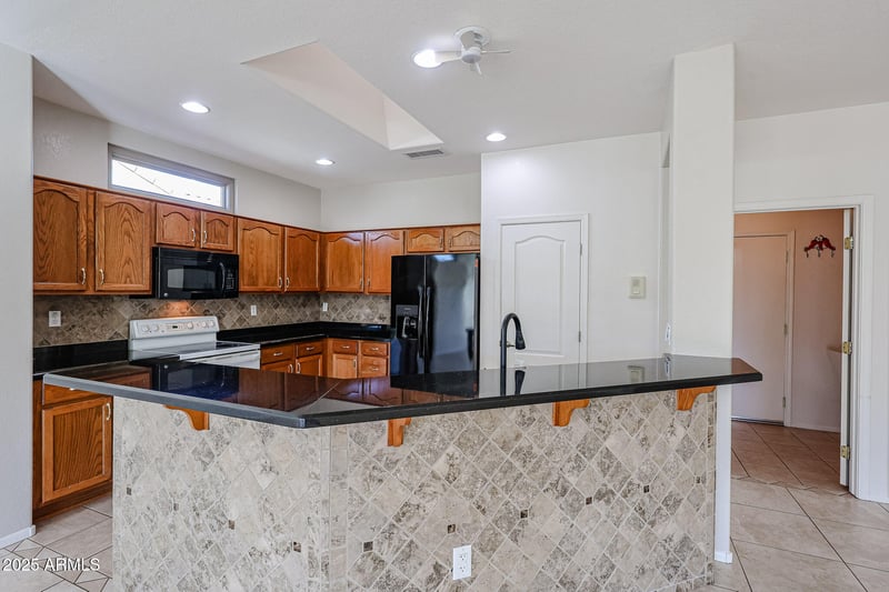 16505 Lone Tree Ct, Surprise, AZ 85374