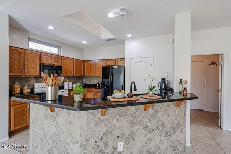 16505 Lone Tree Ct, Surprise, AZ 85374