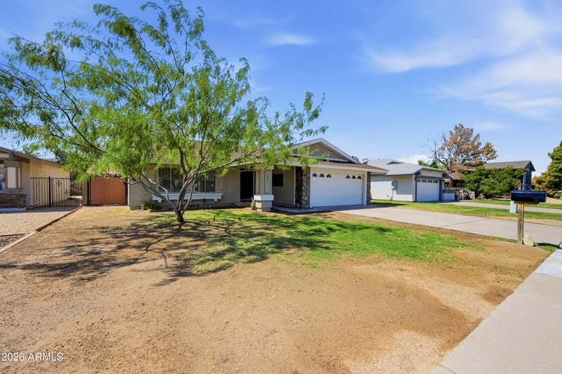 1651 E Apollo Rd, Phoenix, AZ 85042