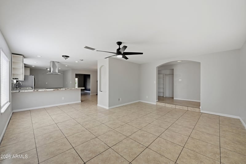 1651 E Apollo Rd, Phoenix, AZ 85042