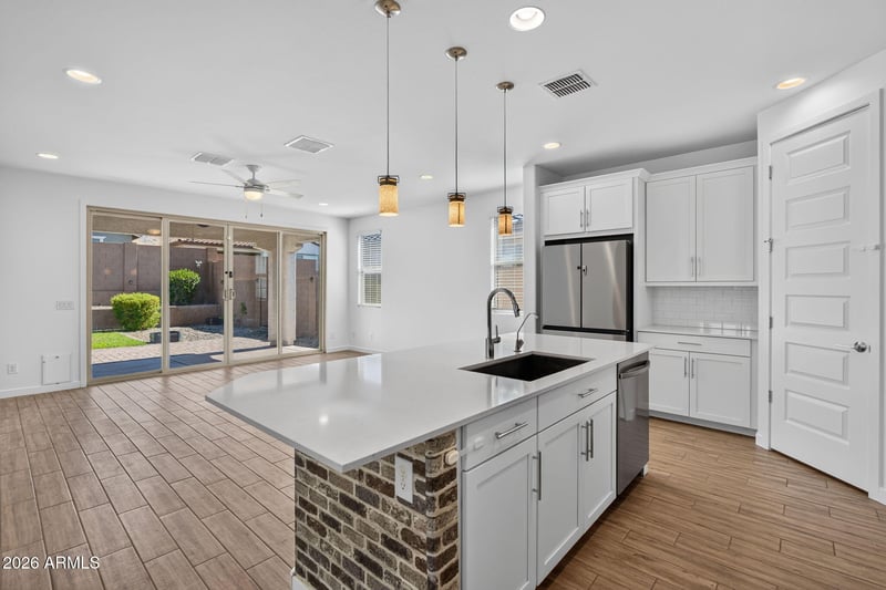 1651 W Estes Way, Phoenix, AZ 85041