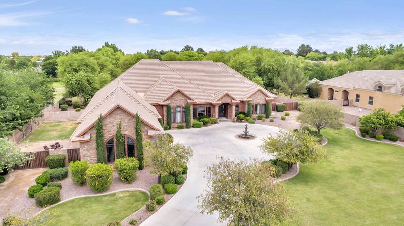 16516 E Pecos Rd, Gilbert, AZ 85295