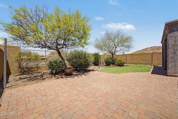 1652 Straight Arrow Ln, Phoenix, AZ 85085