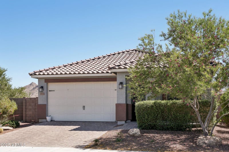 16521 Magdalena Ln, Goodyear, AZ 85338