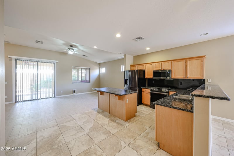 16528 Lariat Ln, Surprise, AZ 85387