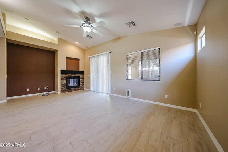 16528 Lariat Ln, Surprise, AZ 85387